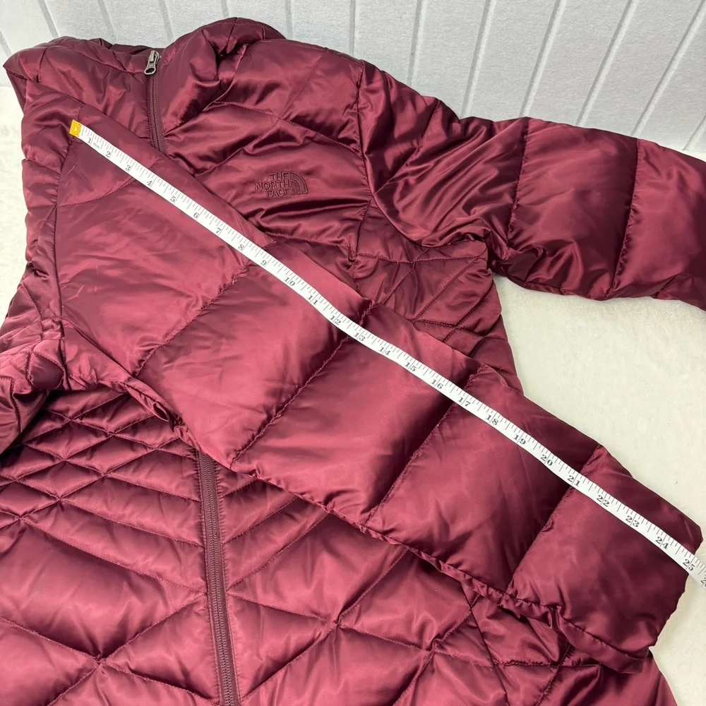 The North Face Women's Burgundy Puffer Jacket Size XL - Picture 11 of 15